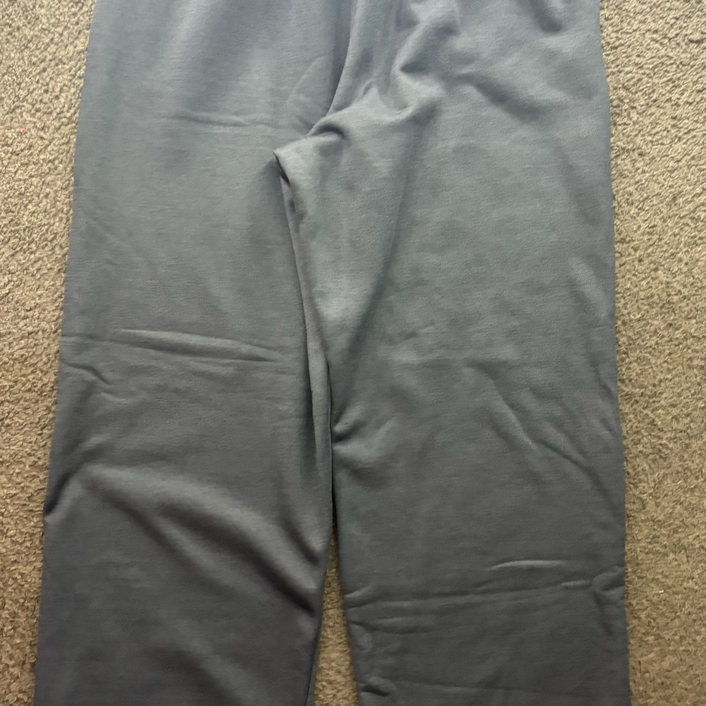 Nike sweatpants - Picture 2 of 3
